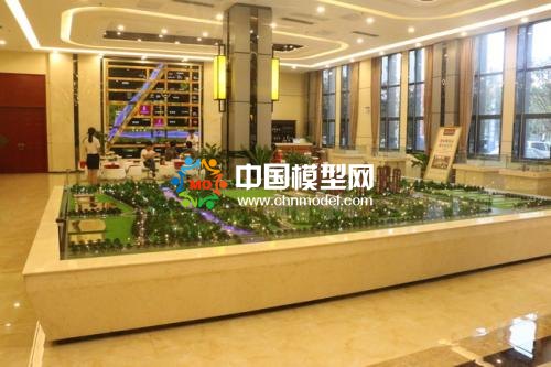 建筑模型展臺(tái)應(yīng)于展廳布局相和諧包括色系