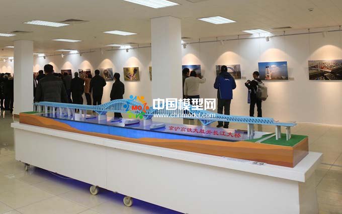 京滬高鐵大勝關(guān)長江大橋模型
